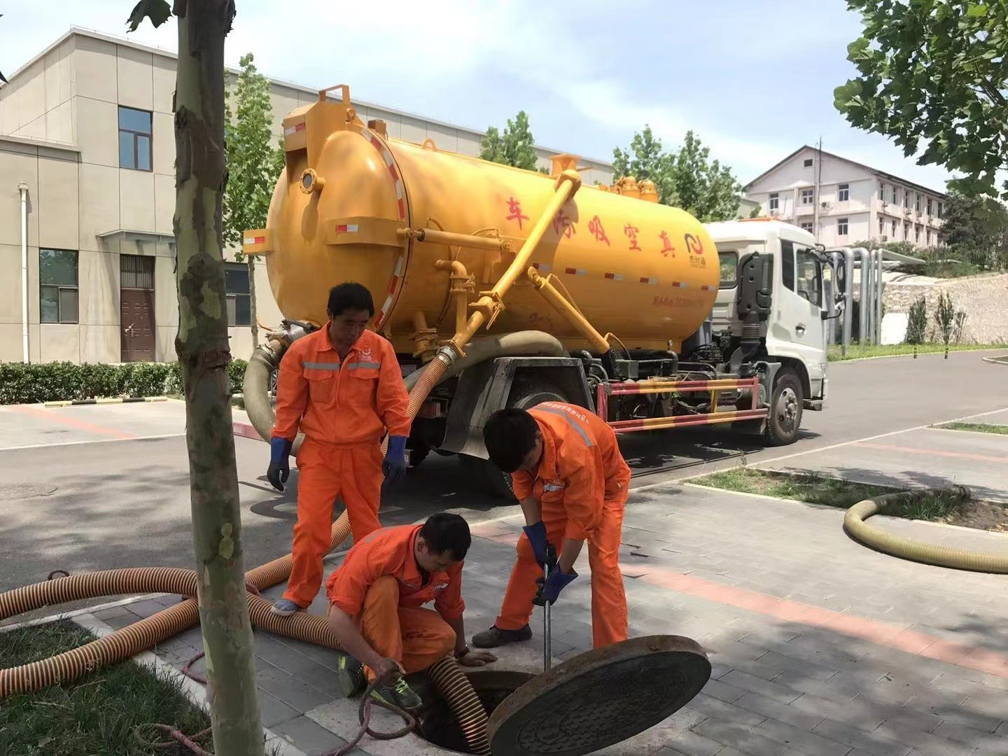 全南化粪池清理与5-8吨吸粪车施工效率分析